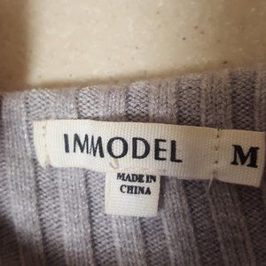 IM MODEL DRESS  SWEATERS  SIZE M  MADE IN CHINA